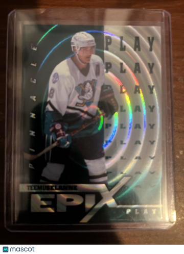 1997 Pinnacle Epix Play Emerald Teemu Selanne #E15 Emerald Parallel/Variety Insert