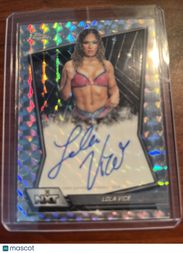 2026 Topps Chrome WWE Lola Vice #BBA Geometric Short Print Auto Parallel/Variety