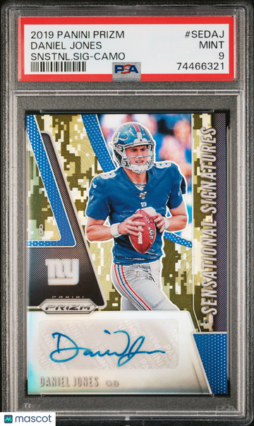 2019 Panini Prizm Sensational Signatures Daniel Jones Camo of 25 PSA 9