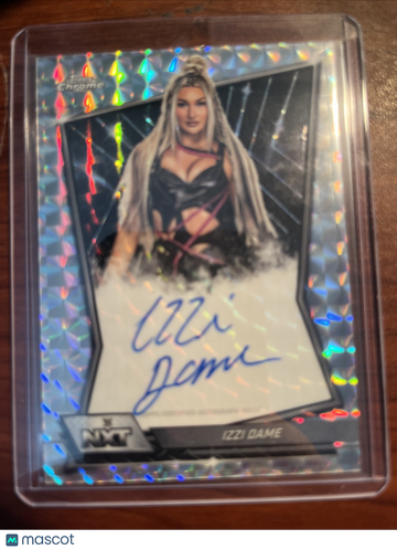 2026 Topps Chrome WWE Izzi Dame #NXT-IZZ GEOMETRIC REFRACTOR Autograph ON CARD AUTO Parallel/Variety Topps