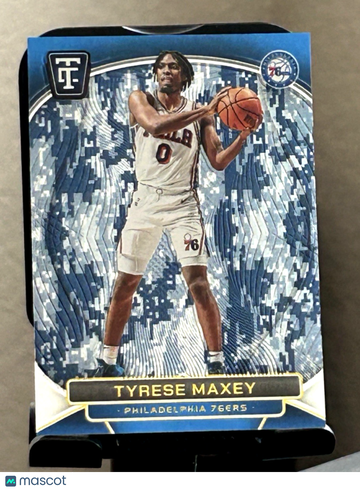 2024-25 Panini Totally Certified #72 Platinum Blue Camo Tyrese Maxey Auto 76ers Basketball Card