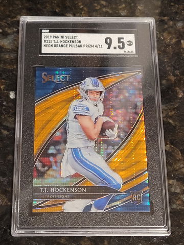 2019 Select Field Level NEON PULSAR PRIZM #/11 (SGC 9.5)