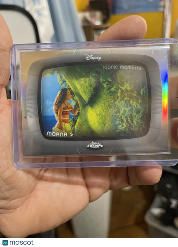 2026 Topps Chrome Disney Iconic Moments Refractor #IM-7