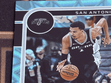 2024-25 Hoops Victor Wembanyama #165 Teal Explosion Parallel/Variety