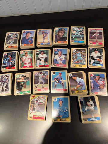 1987 Topps Baseball Near Complete Set 565/792 No Duplicates