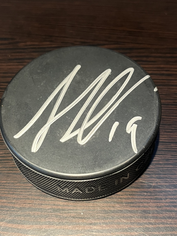 Jonathan Toews Signed Autographed NHL Hockey Puck Beckett BAS COA Blackhawks