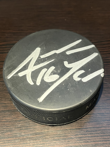 Andrew Ladd Signed Autographed NHL Hockey Puck Beckett BAS COA Blackhawks Jets