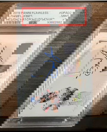 Daniel Jones 2019 Flawless Psa 9 auto /20