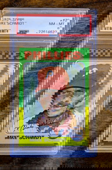 1975 Topps Mike Schmidt PSA 8