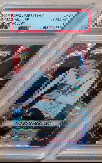 2018 Panini Prizm World Cup Thomas Muller Red/Blue Wave #97 PSA 10