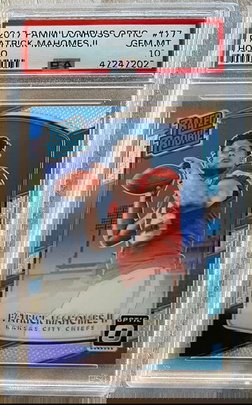 2017 Panini Donruss Optic PATRICK MAHOMES Holo Rookie #177 PSA 10