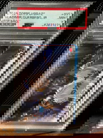 2019 Topps Update Vladimir Guerrero Jr SSP Holding Ball RC PSA9