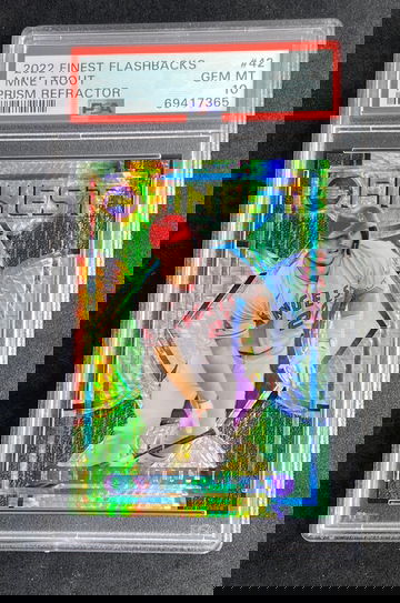 2022 Topps Finest Flashbacks 42 Mike Trout Prism Refractor 19/35 PSA 10