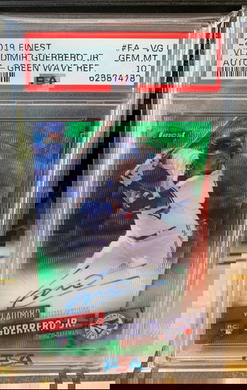 2019 Topps Finest Vladimir Guerrero Jr Rookie Autograph Green Wave Refractor PSA 10