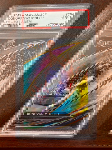 2019-20 Panini Select Courtside Donovan Mitchell Tie-Dye Prizm #294 PSA 9 Mint