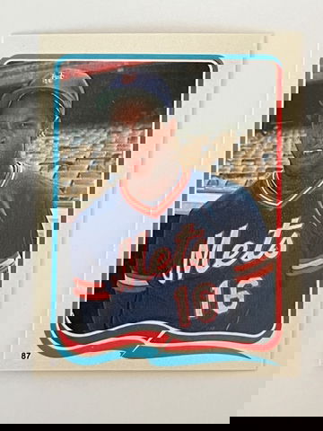 1985 Dwight Gooden RC Fleer Stickers #87 (NM-MT).