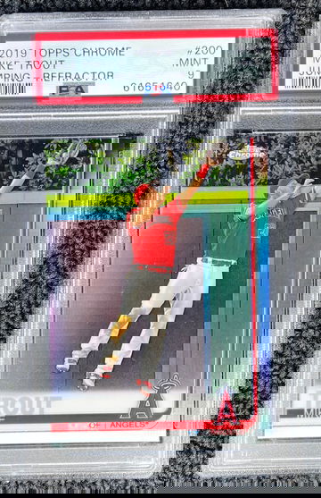 2019 Topps chrome Mike trout refractor PSA 9 #200