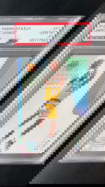 2018 Status Lebron James PSA 10