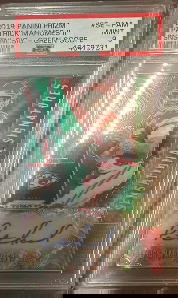 2019 PATRICK MAHOMES II PANINI PRIZM SENSATIONAL SIGNATURES GREEN SCOPE /15 PSA 9