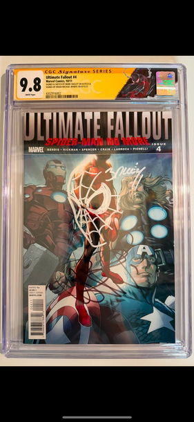 Ultimate Fallout 4 (1st print) cgc 9.8 Signature Series “Signed and sketched by Bagley and signed by Bendis.”🔥