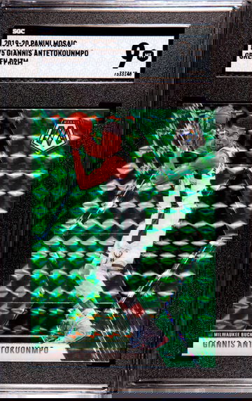 2019-20 Panini Mosaic #75 Giannis Antetokounmpo Green Prizm SGC 10 9 Mint Bucks