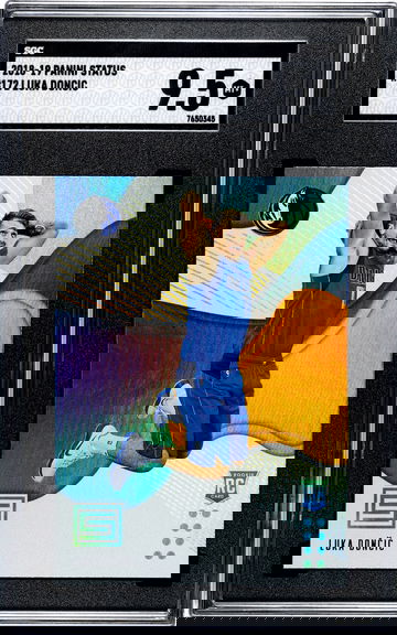 2018-19 Panini Status #172 Luka Doncic Mavericks RC Rookie SGC 9.5 