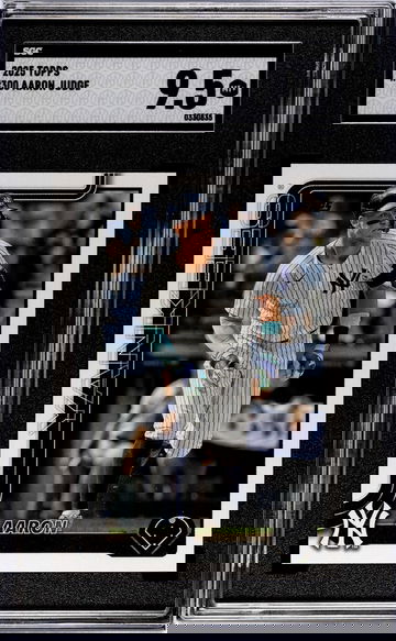 2025 Topps #300 Aaron Judge SGC 9.5