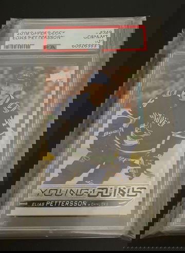 Elias Pettersson Young Guns Rookie PSA 10 Vancouver Canucks