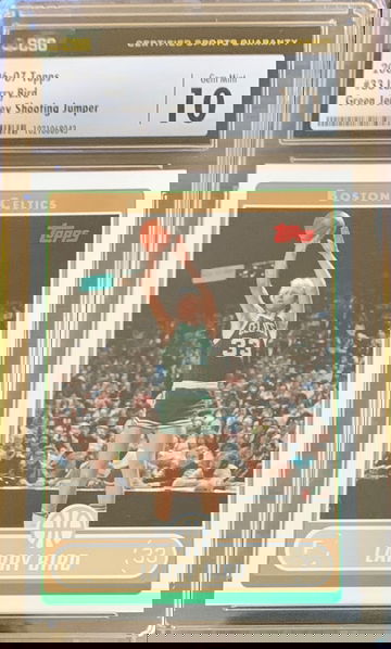 2006 - 07 Basketball Topps #33 Larry Bird  Green Jersey Shooting Jumper - Graded CSG 10 GM