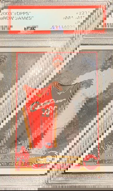 2003 Topps #221 Lebron James Rookie PSA8
