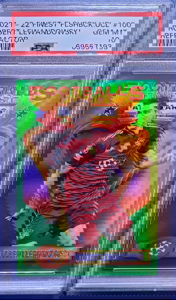 2022 Topps Finest Flashbacks UCL #100 Robert Lewandowski Refractor PSA 10