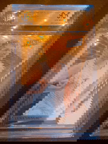 2018 panini national convention gold VIP Luka doncic bgs 9.5