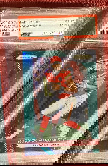 2018 Panini Prizm Green #102 Patrick Mahomes II Kansas City Chiefs PSA 9 MINT 
