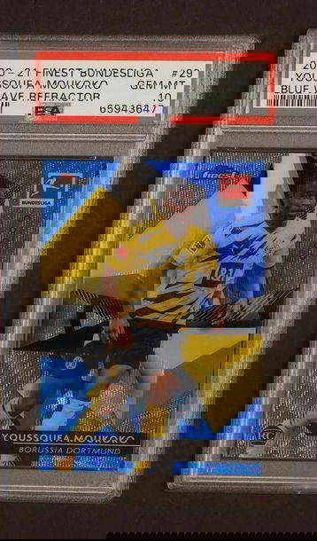 2020 Topps Finest Bundesliga Blue Wave Refractor Youssoufa Moukoko #29 /150 PSA 10