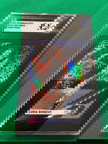 2019 optic luka doncic purple prizm #16 sgc 9.5