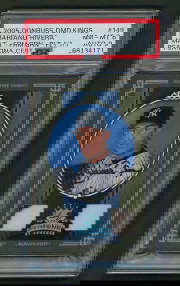 2005 Diamond Kings #149 Mariano Rivera Materials Framed Green Platinum /1 PSA 8