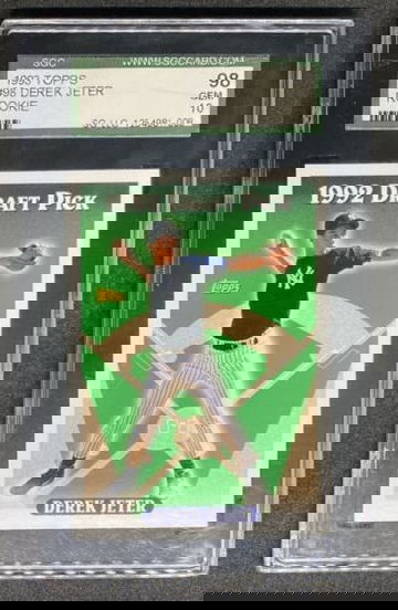 Derek Jeter 1993 Topps #98 New York Yankees Draft Pick Rookie RC SGC 10