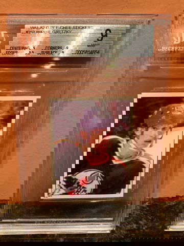 1981-82 O-PEE-CHEE OPC Wayne Gretzky #252 Sticker BGS 9 MINT