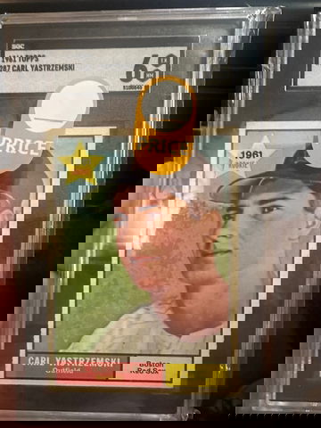 1961 TOPPS CARL YASTRZEMSKI .#287 SGC 6 centered 