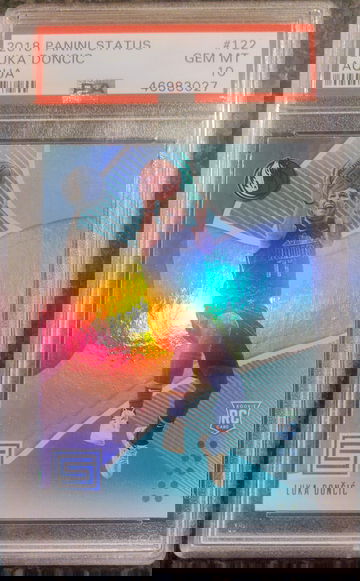 2018 Status Luka Doncic Aqua #122 Rookie RC PSA 10