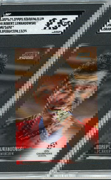 ROBERT LEWANDOWSKI ORANGE REFRACTOR #'d /25 SGC 9.5