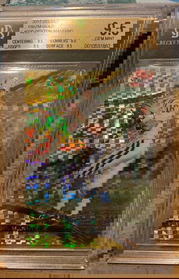2017 Select Peyton Manning Field Level Gold Prizm /10 gem mint BGS 9.5
