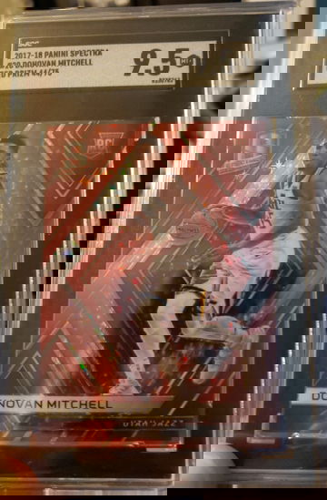 Donovan Mitchell 2017 Spectra Red /75 sgc 9.5