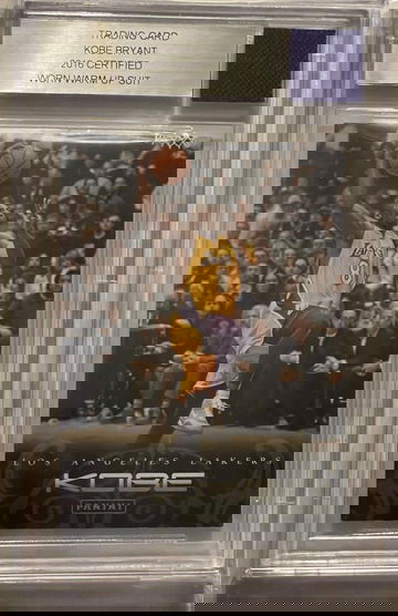 2016 Panini Kobe Bryant Game Worn Warm-up Suit patch!