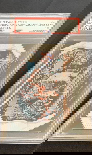 2019 Prizm Widescreen Giannis Antetokounmpo PSA 10
