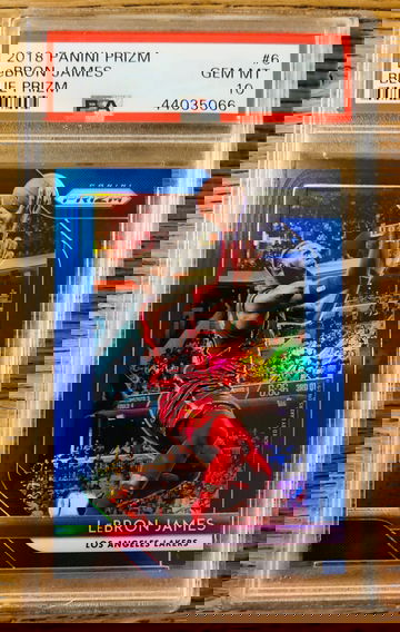 2018 Panini Prizm LeBron James Blue Prizm /199 PSA 10
