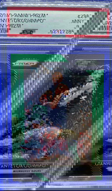 GIANNIS ANTETOKOUNMPO 2018-19 PANINI PRIZM GREEN PRIZM PARALLEL PSA 9 MINT BUCKS