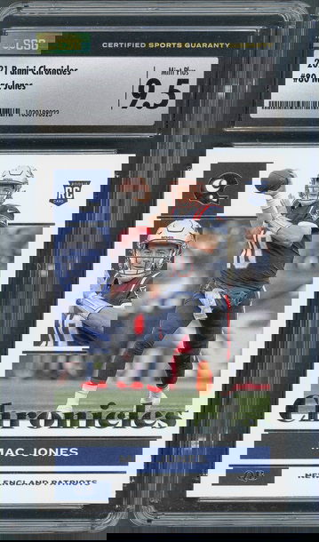 2021 Panini Chronicles Mac Jones RC #80 New England Patriots - CSG 9.5