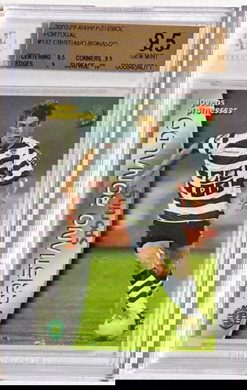 2002 Panini Megacraques Futebol Portugal Cristiano Ronaldo BGS 9.5 /w10 Rookie (graded 2016)  - currently @germany