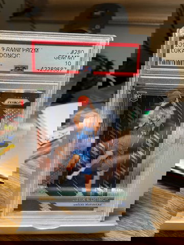 2018 Luka Doncic Panini Prizm RC PSA 10